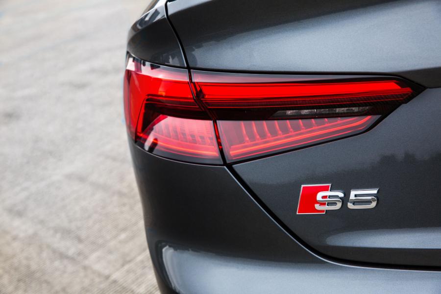 Логотип Audi S5 Sportback 2017 года  (NA) (фото 6 из 40)